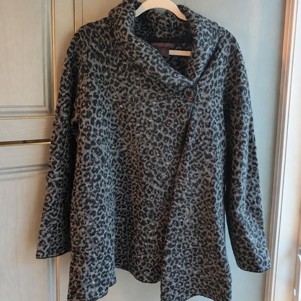 Christian Siriano New York size 1X gray and black leopard-print sweater